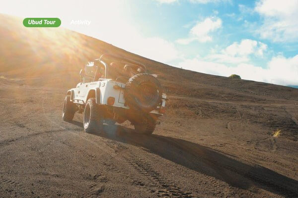 Sunrise & Black Lava Jeep Tour 1(1)